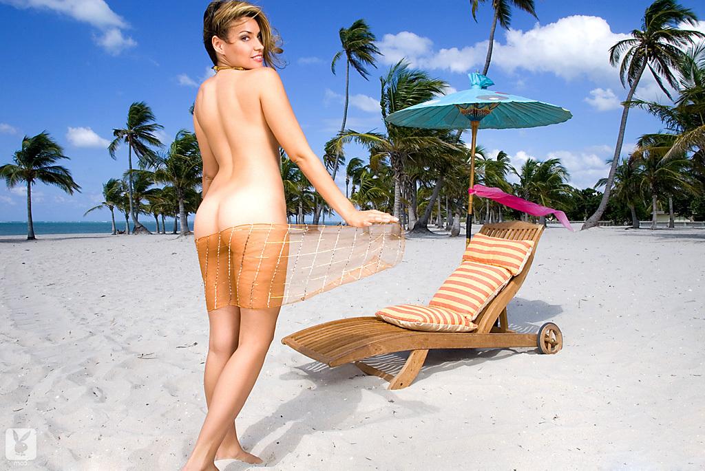 16P Amazing brunette model with nice tits and ass Monica Leigh posing on the beach