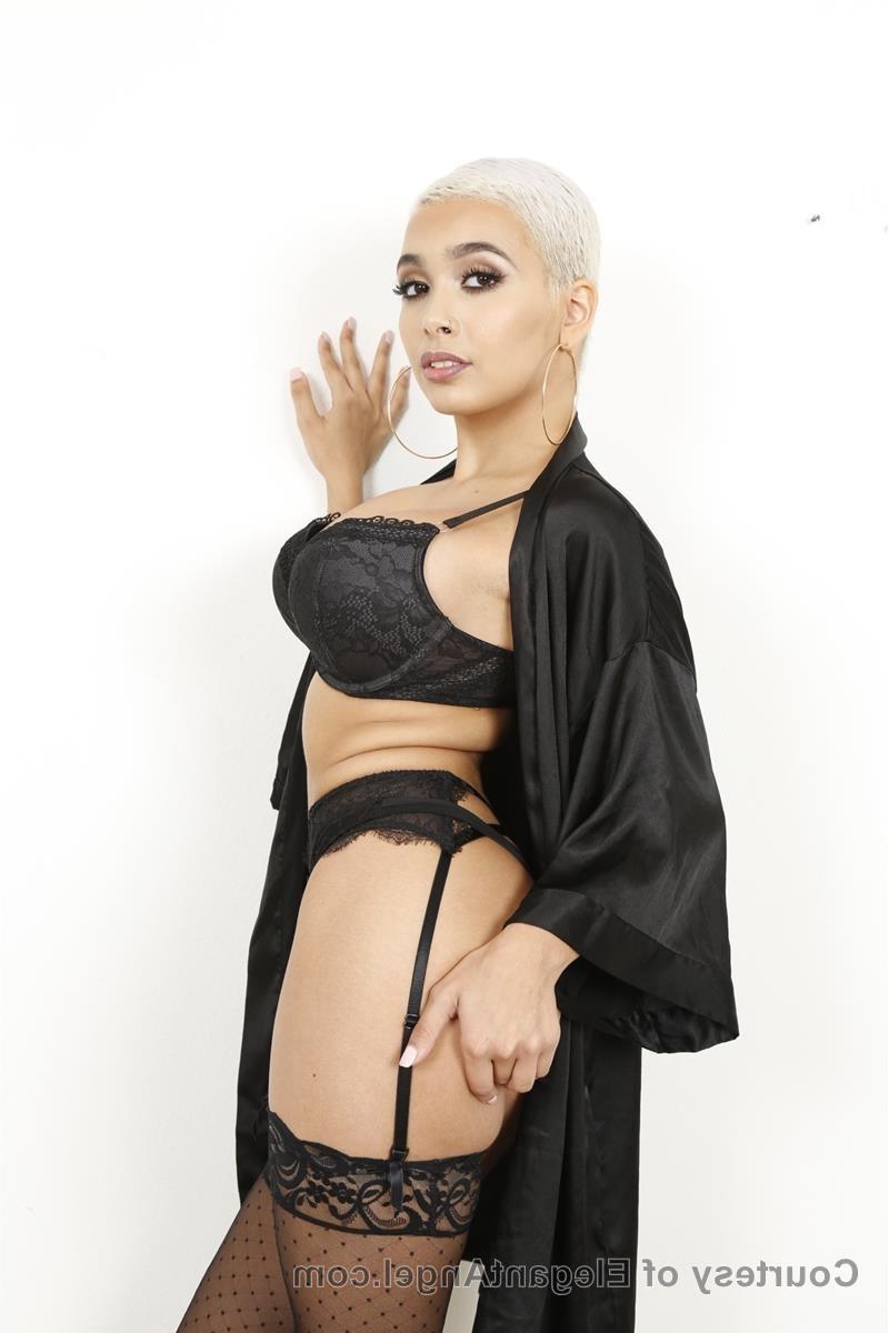 20P Arab hottie with big tits & ass Aaliyah Hadid gets blacked and facialed