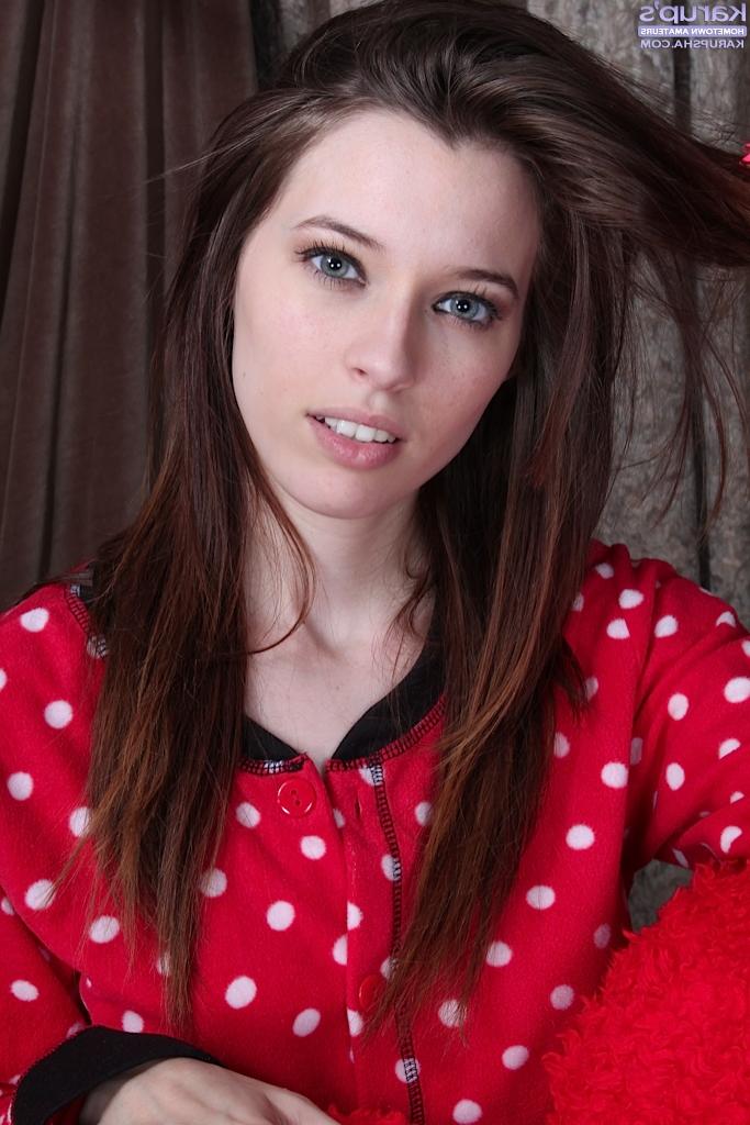 16P Las adolescentes con calcetines como Susie Randolph tienen un atractivo especial