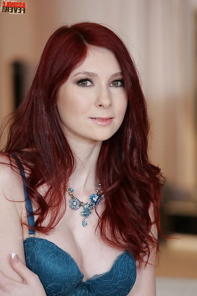 16P Pretty redhead babe Kattie Gold masturbates her hairy twat close up