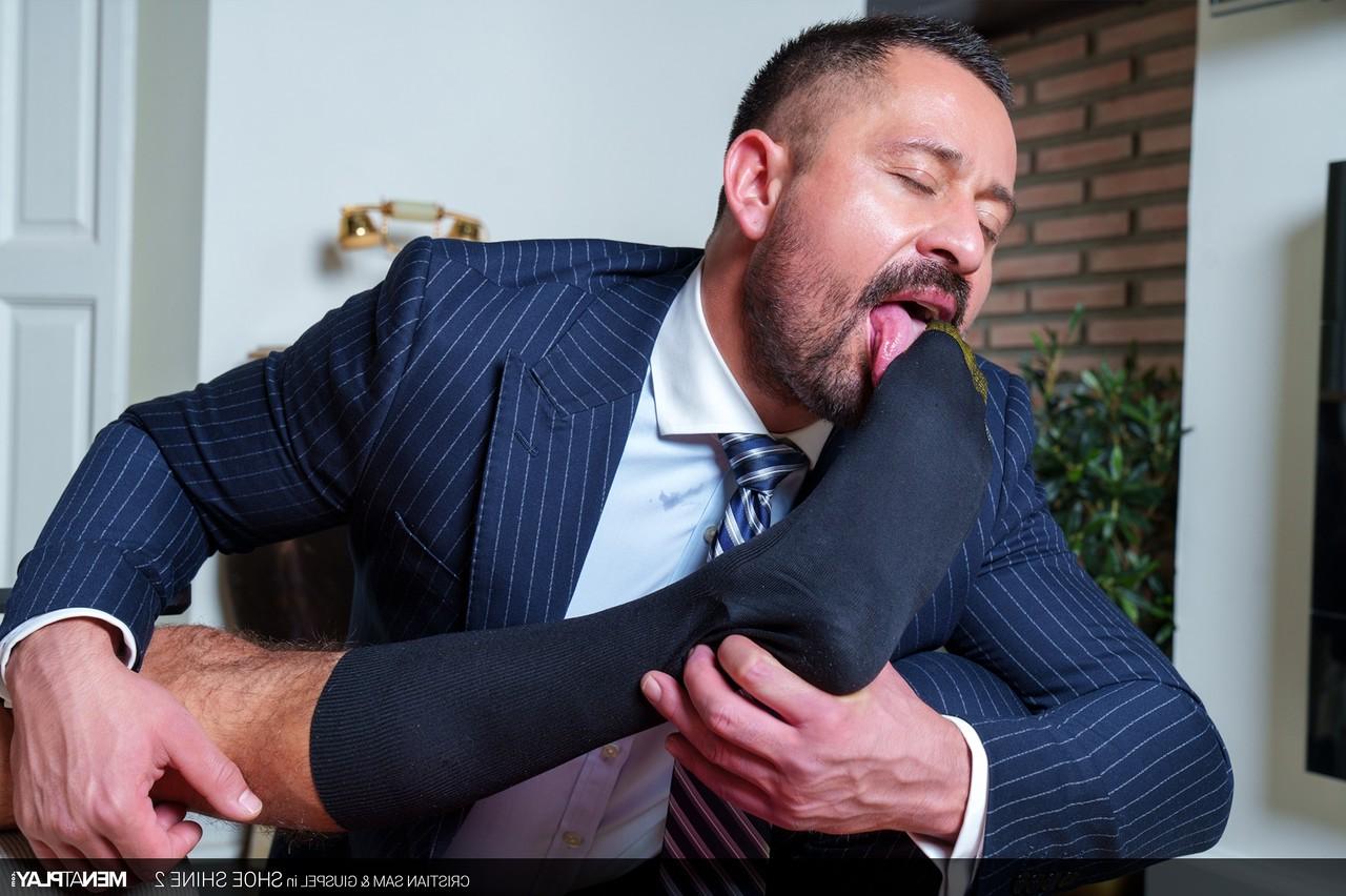 20P Gay men in suits Giuspel & Cristian Sam have a steamy oral session