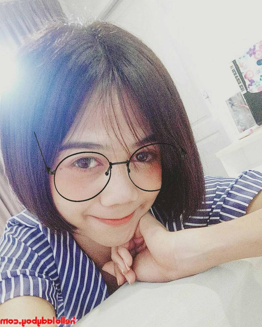 18P Cute Asian ladyboy Pon posing seductively in her solo compilation