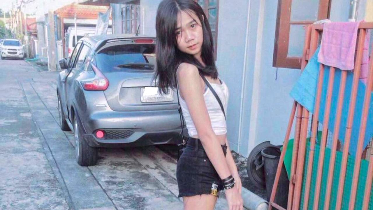 18P Cute Asian ladyboy Pon posing seductively in her solo compilation