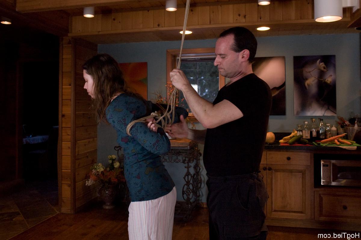 20P Submissive babe Amber Keen endures corporal punishment in rope bondage