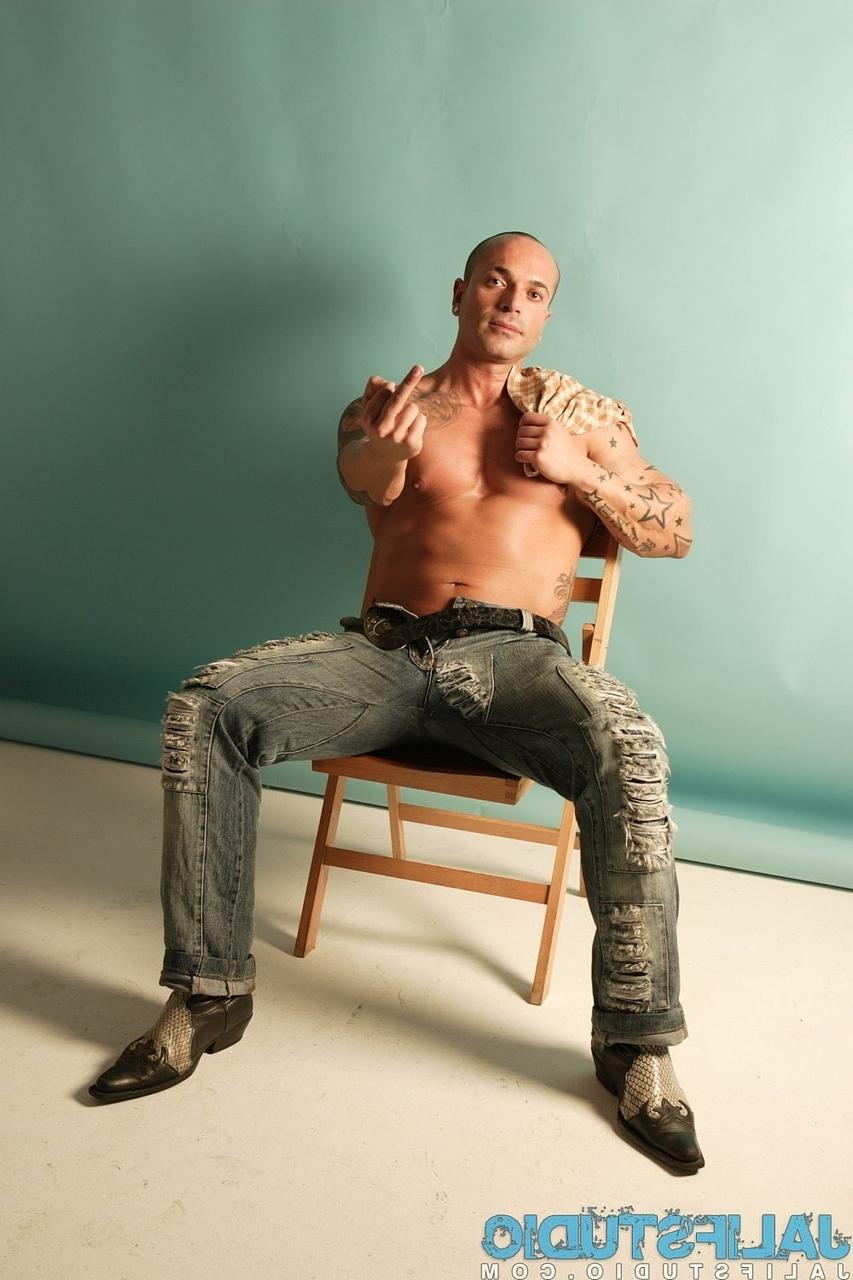 20P Mature gay pervert Ruben Rodriguez unveils his sexy body and hard boner