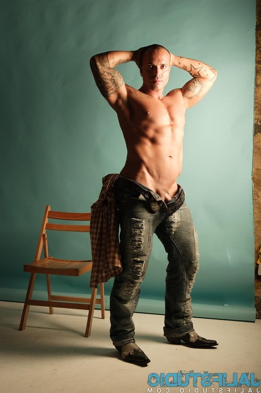 20P Mature gay pervert Ruben Rodriguez unveils his sexy body and hard boner