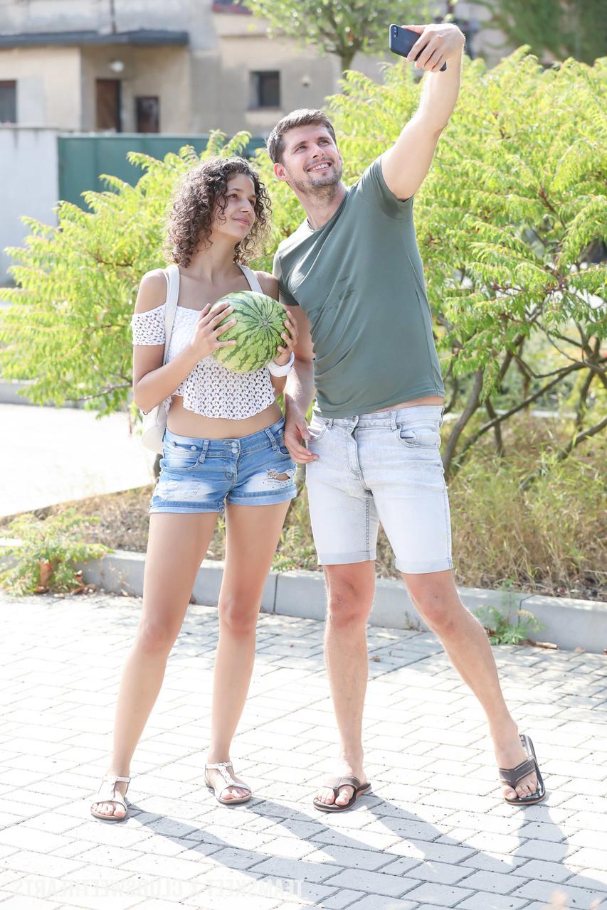 20P Pretty curly haired babe Bunny Love enjoys outdoor sex with a hunky stranger