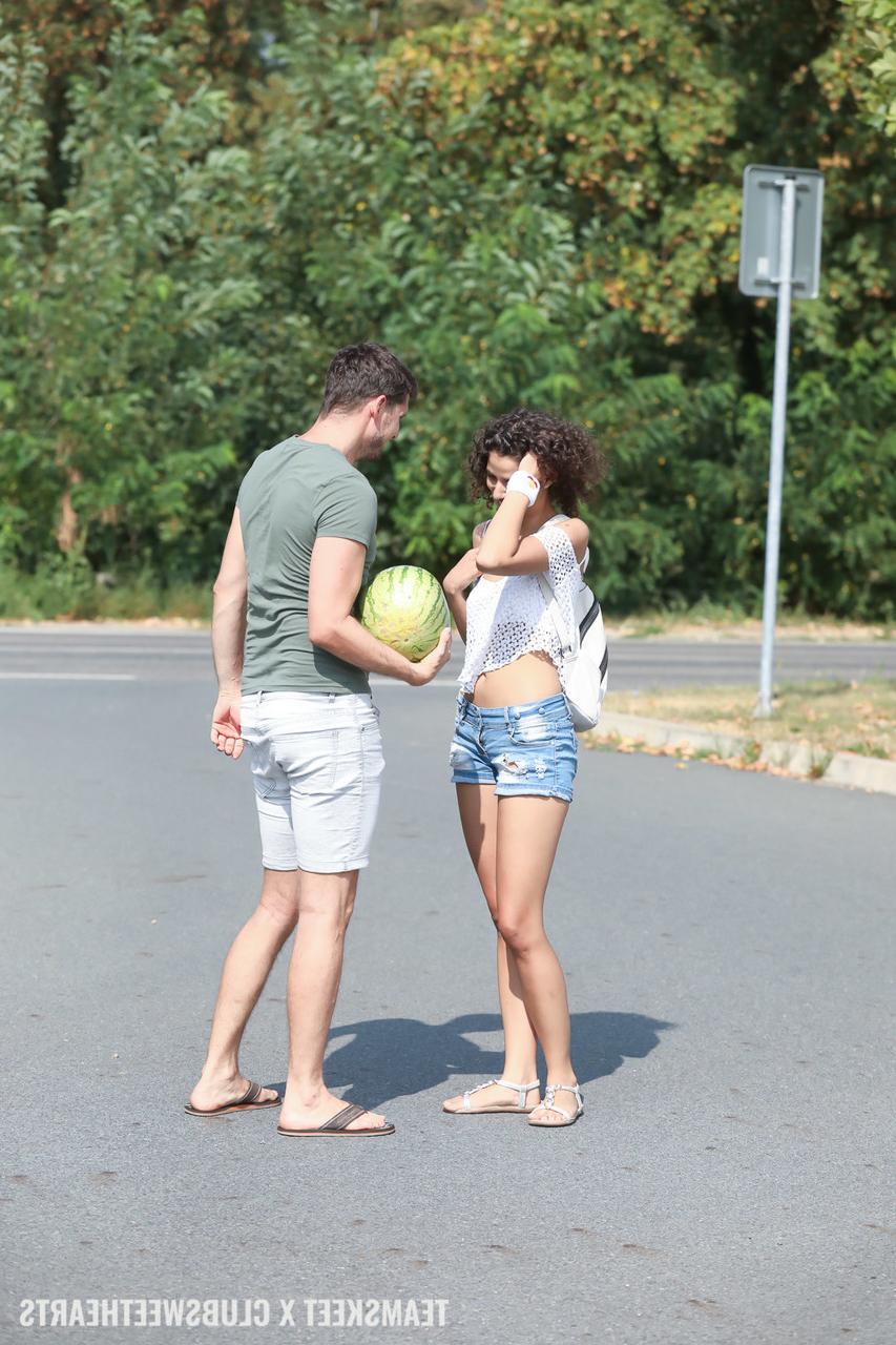 20P Pretty curly haired babe Bunny Love enjoys outdoor sex with a hunky stranger