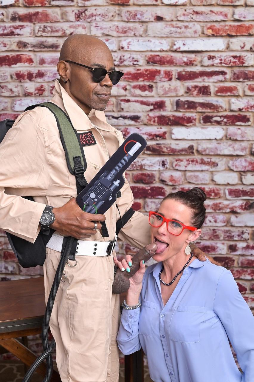 20P Hot MILF Sofie Marie treats a black man to a hot blowjob & some anal sex