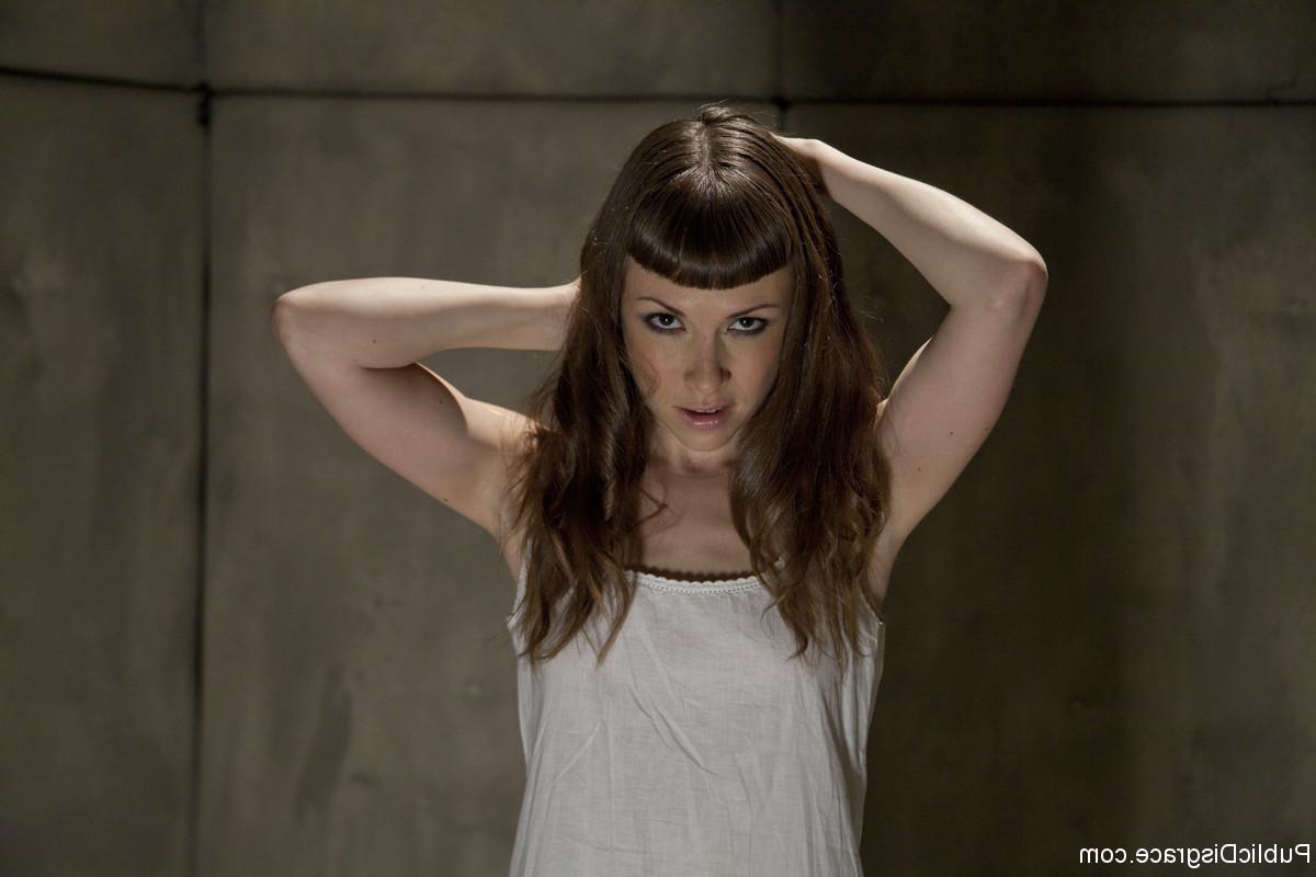 14P Desgracia pública Bobby Bends, Calixto, James Deen, Lou Davis, Mickey Mod, Seda