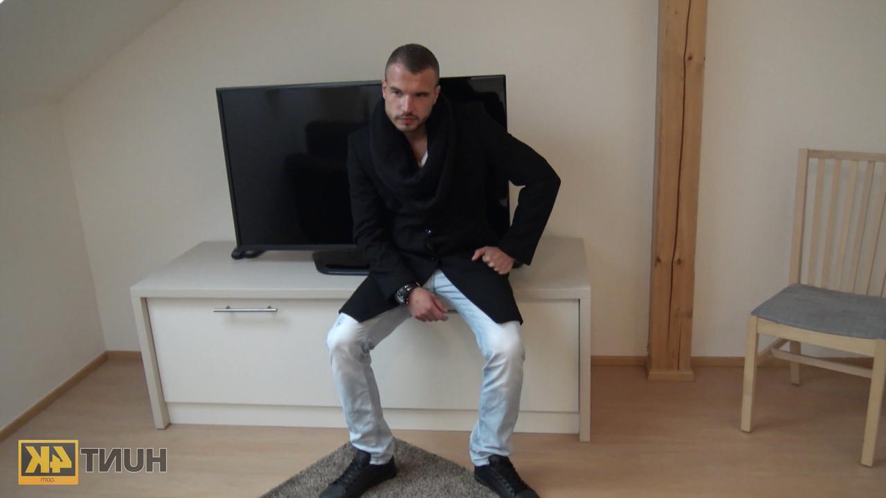 20P Sweet European GF a des relations sexuelles torrides avec un autre homme pendant que son copain regarde