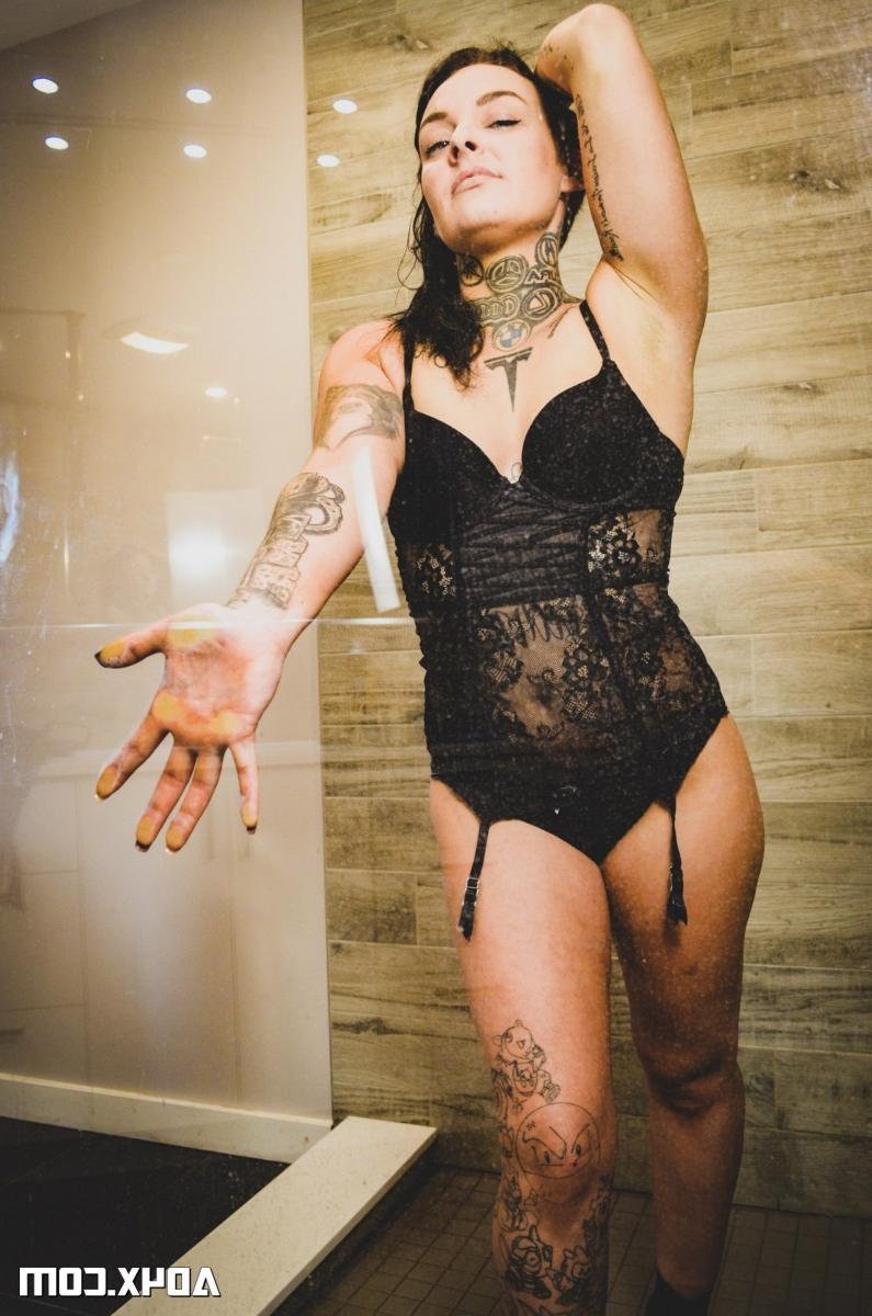 18P Tattooed couple Tess X & Vinc Beam indulge in foreplay action