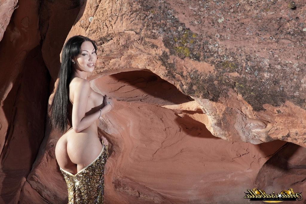 12P Mia Isabella Official XXX Photos