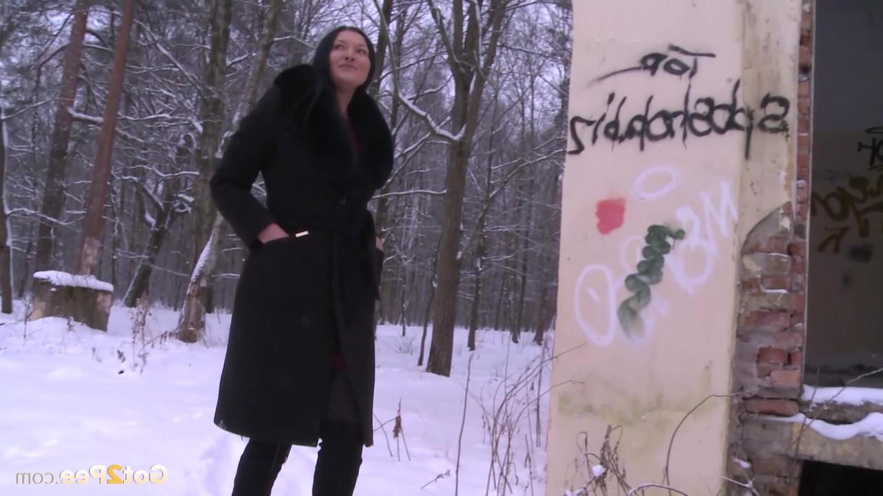 15P Caucasian woman Dasha pees in abandoned building during the winter