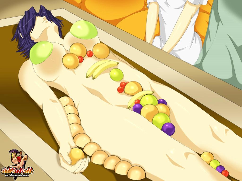 12P Anime-Freundin und ihr Mann ficken eine gut bestückte Shemale, die als Buffet-Teller dient