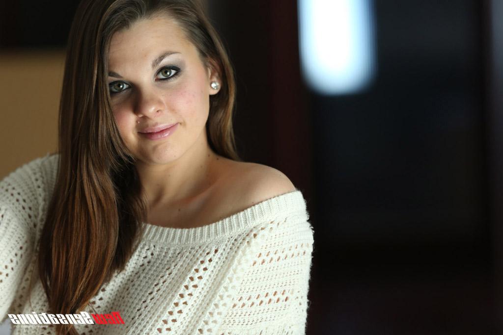 20P Brunette hottie Cali Hayes unveils her natural body and takes a boner