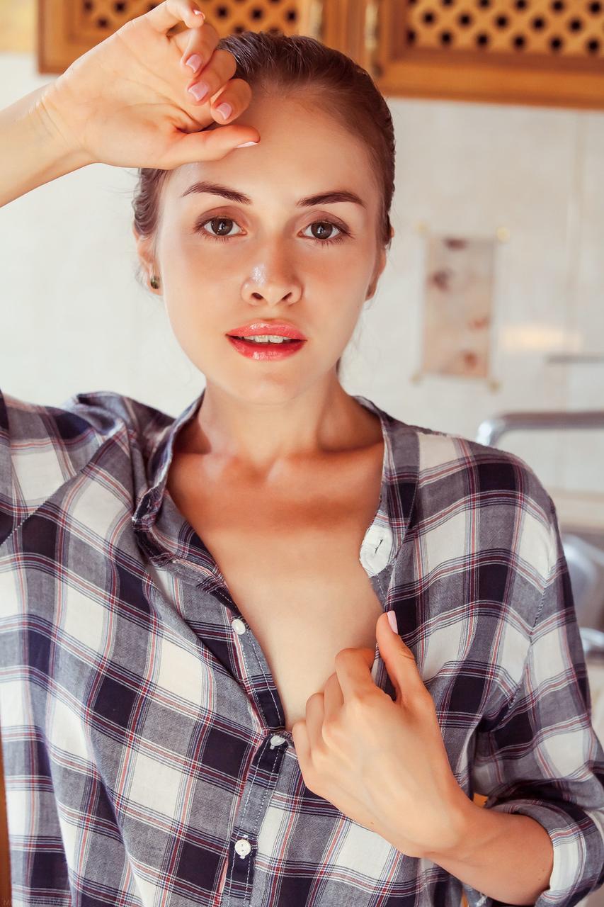 20P Teen with nice titties Maria Espen unveils her slim figure and poses in a solo
