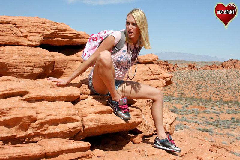 15P Desert Hike Sex Images が実行する Grooby アーカイブ