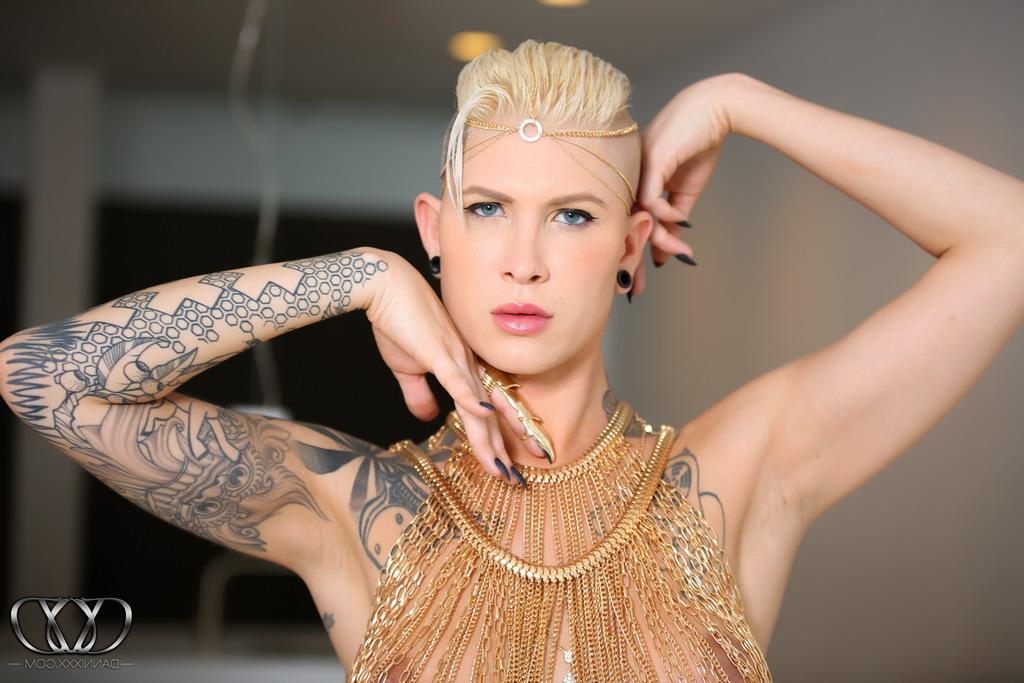 12P Danni XXX com imagens nuas de Danni Daniels