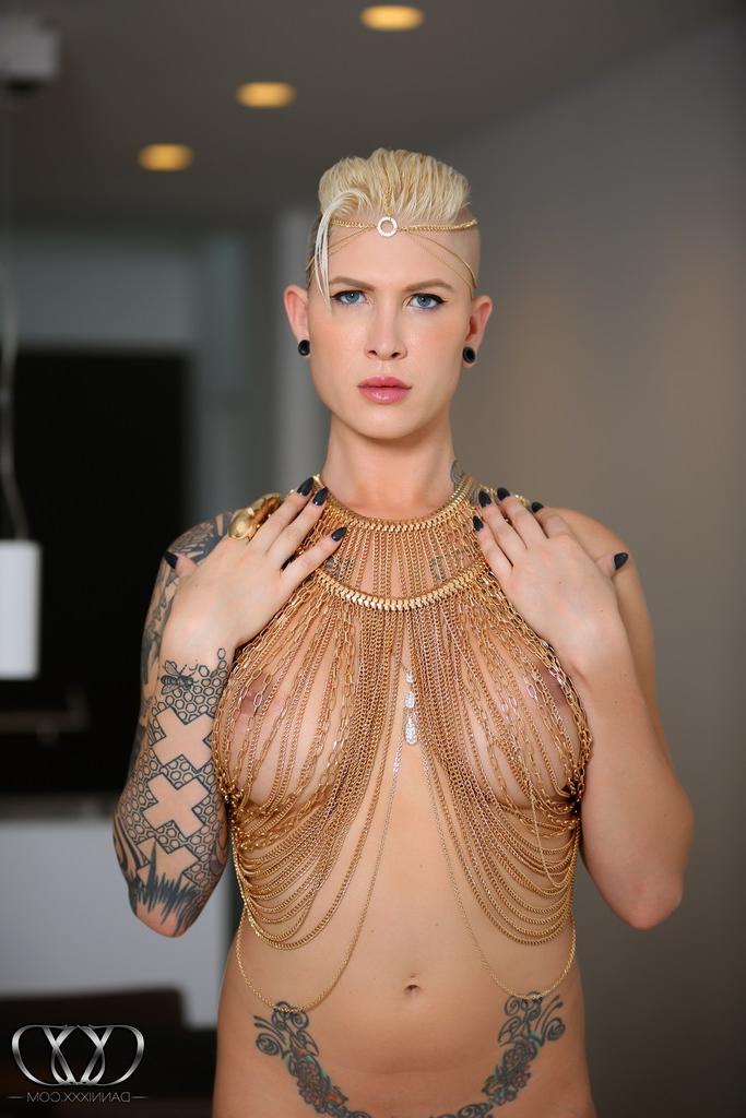 12P Danni XXX com imagens nuas de Danni Daniels