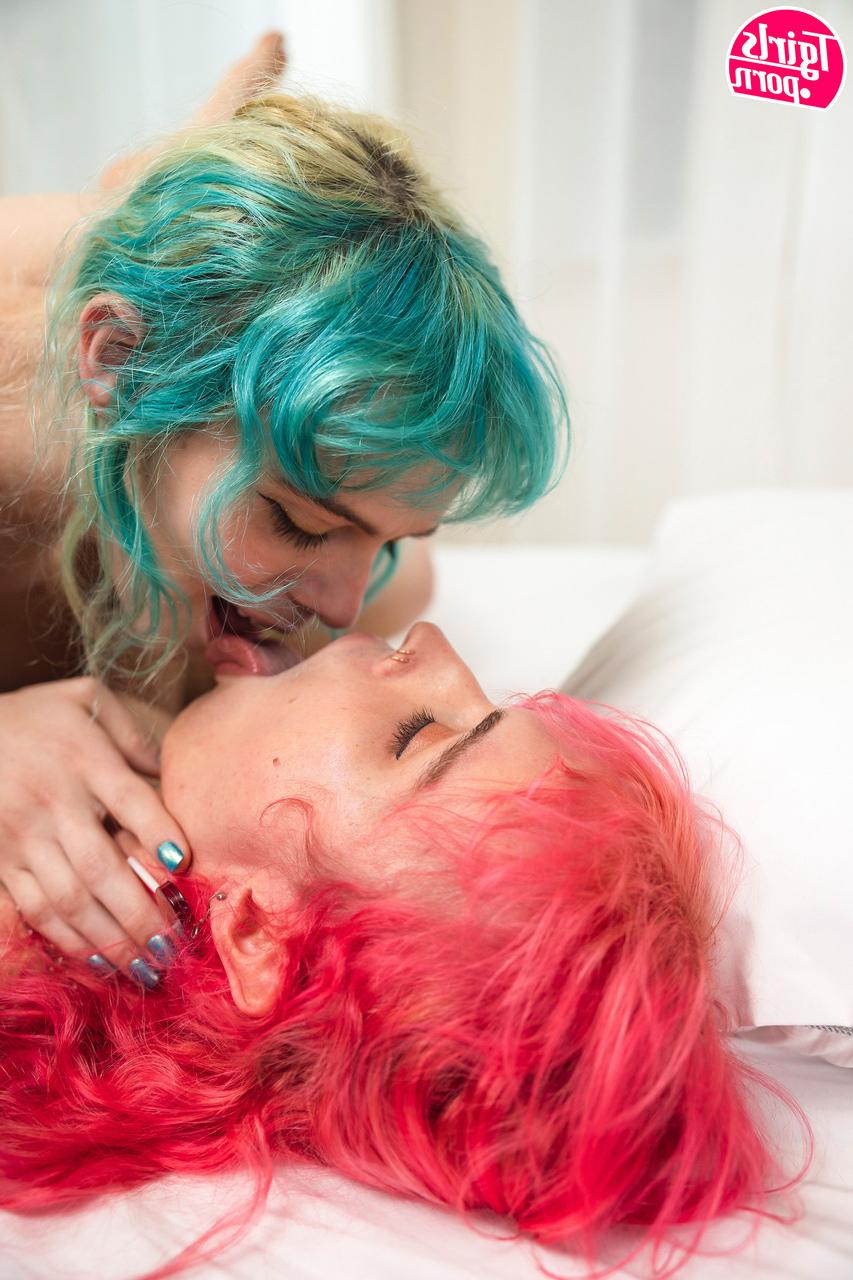 16P TGirls, порно Poppy, Sierra Bee