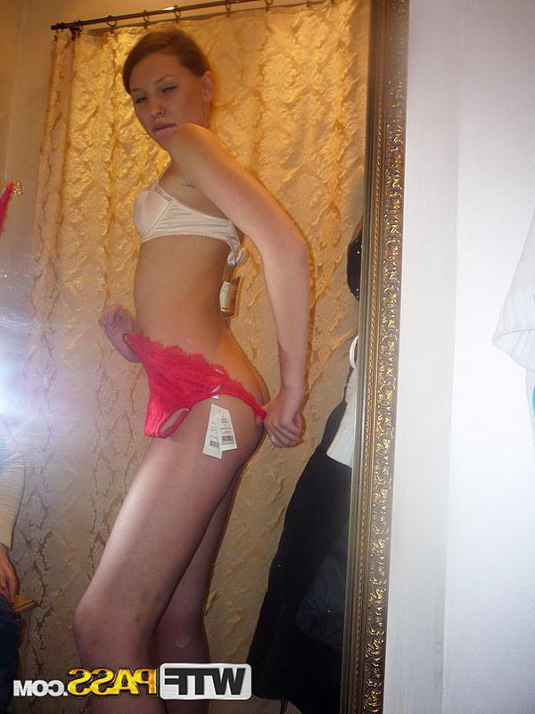 16P Vera, une amatrice, pose dans une tenue d'infirmière coquine avant une relation sexuelle en POV.