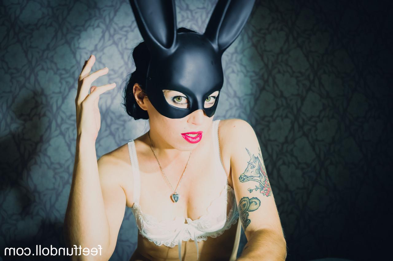 15P Glamorous doll in a bunny mask Lisa Dove gets topless in a cosplay solo