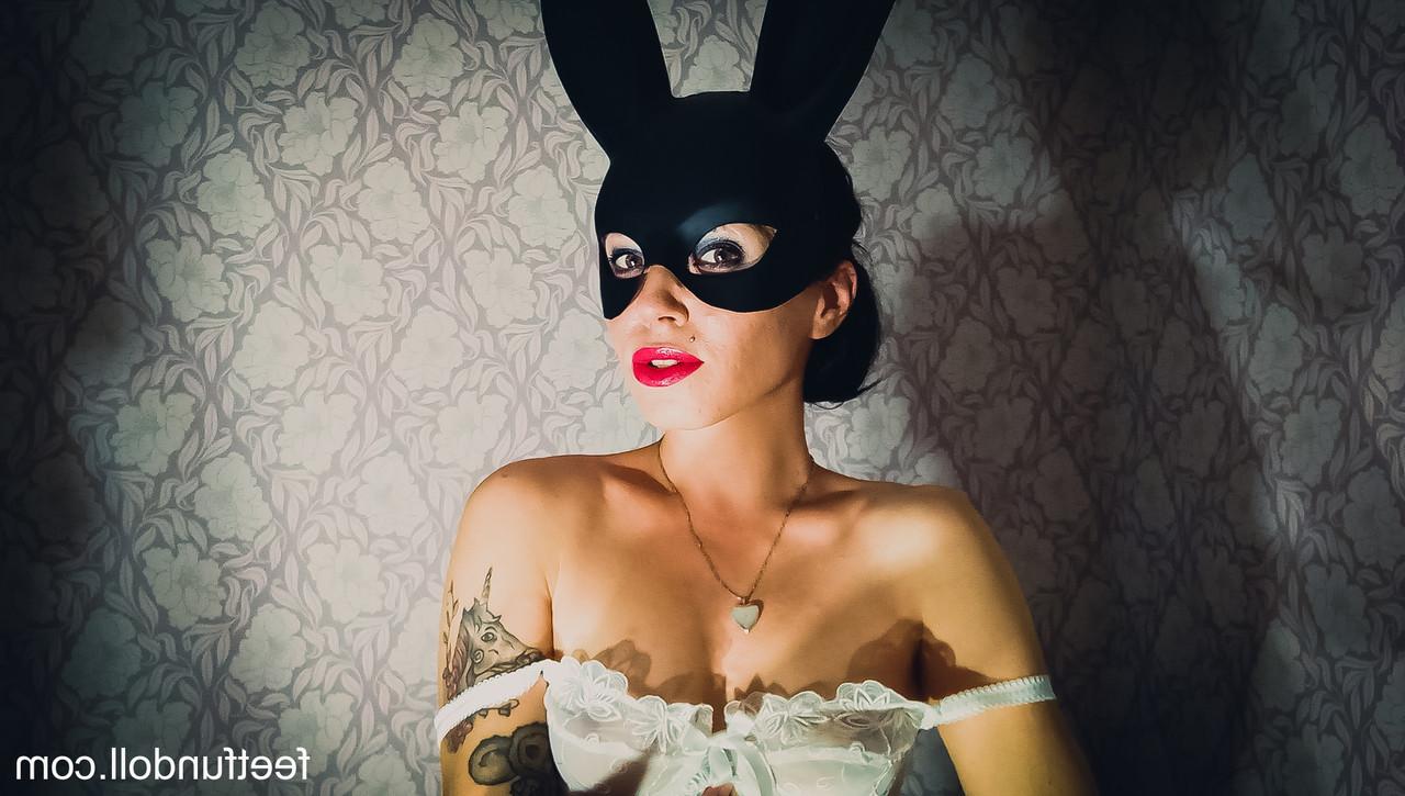 15P Glamorous doll in a bunny mask Lisa Dove gets topless in a cosplay solo