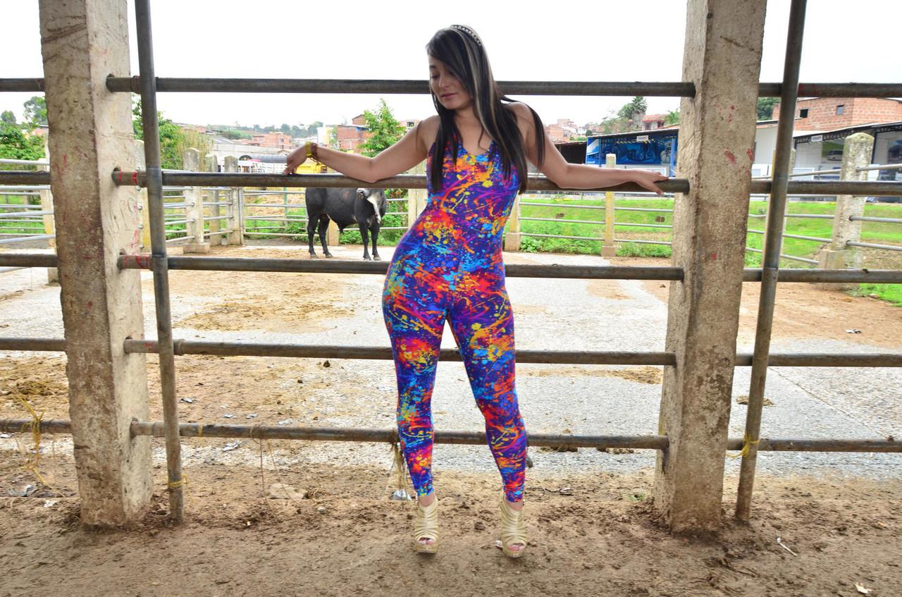 17P Simply amazing Jennifer Rojas posing with her nice ass outdoors