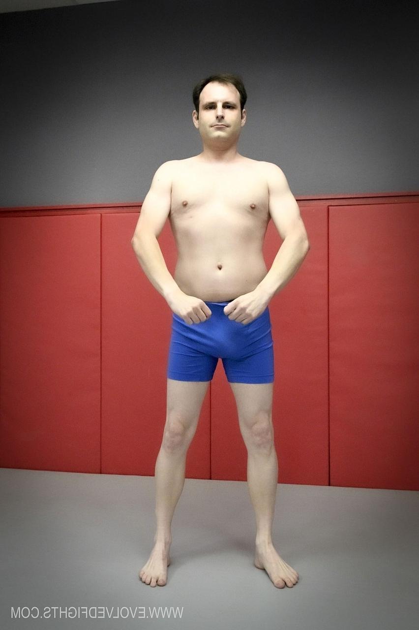 20P Der verrückte Wrestler Andre Shakti fickt die Löcher ihres Sparringspartners