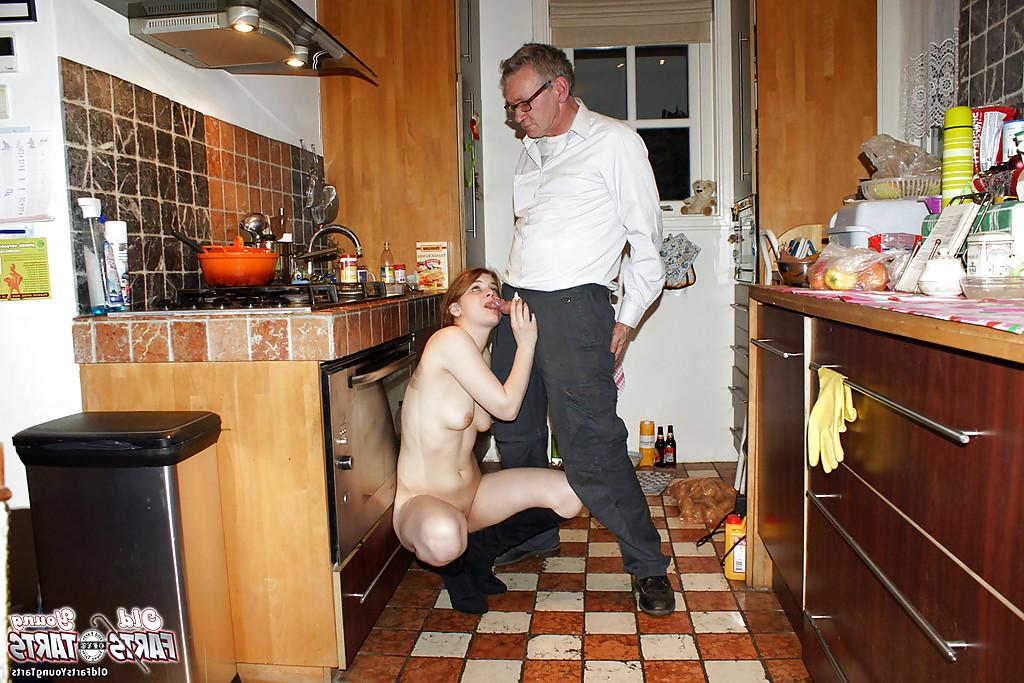 16P Old guy in glasses sticks his weapon into cunt of redhead babe