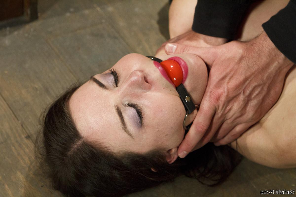 20P Sadistic Rope Juliette March