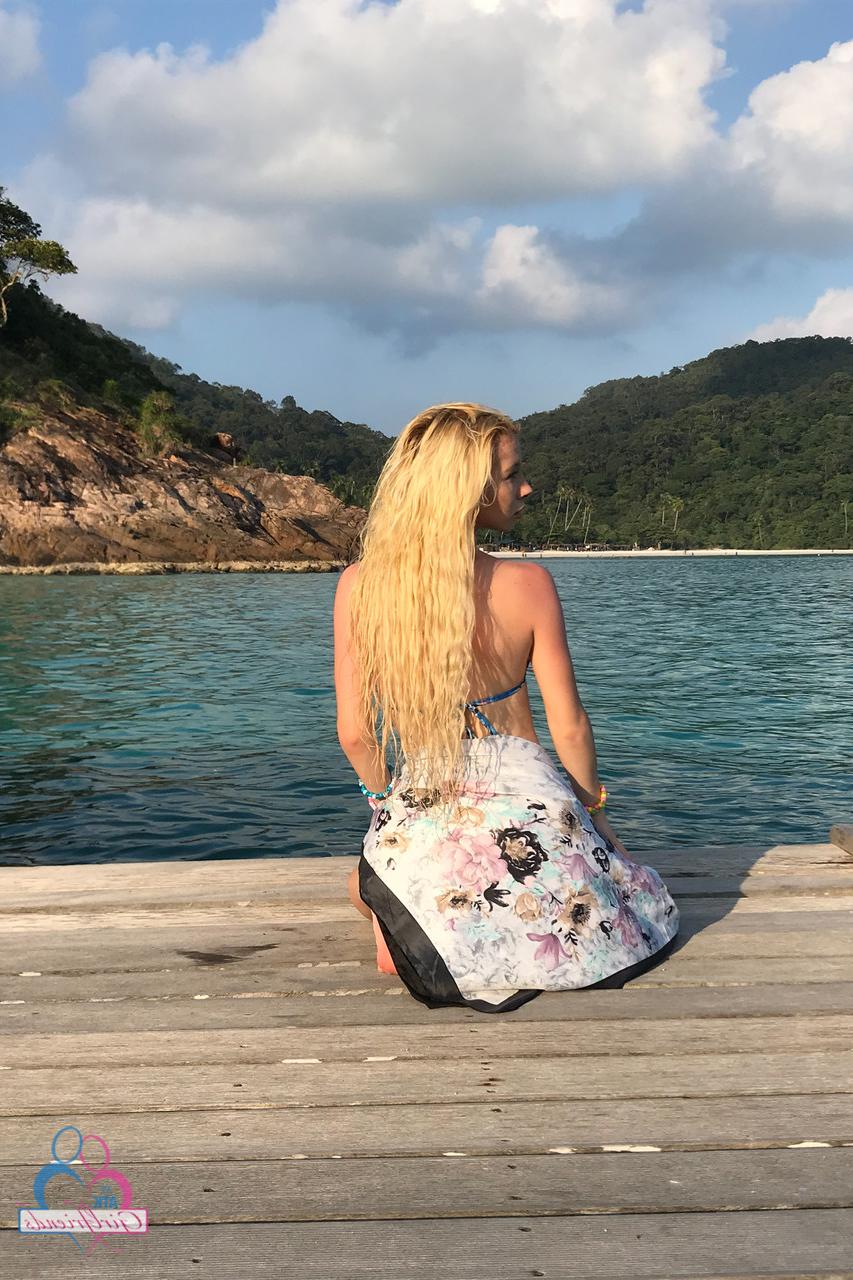20P La blonde maigre Kenzie Reeves devient sauvage et coquine dans sa compilation