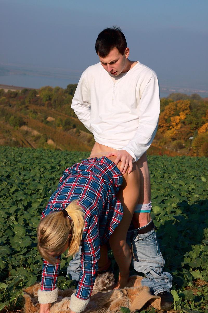 16P Blonde girl and her boyfriend have sex in a crop field away from prying eyes
