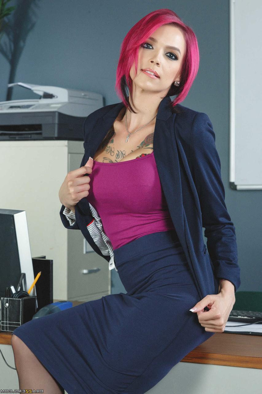 20P Pink haired teacher with tattoos Anna Bell Peaks strips to her sexy underwear