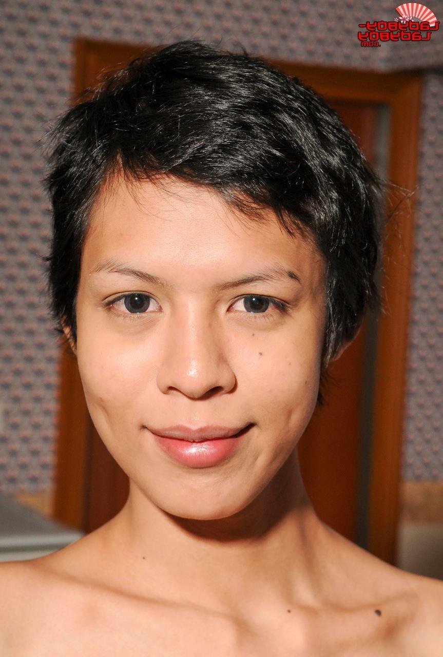 16P Asiatisches TGirl Nicole
