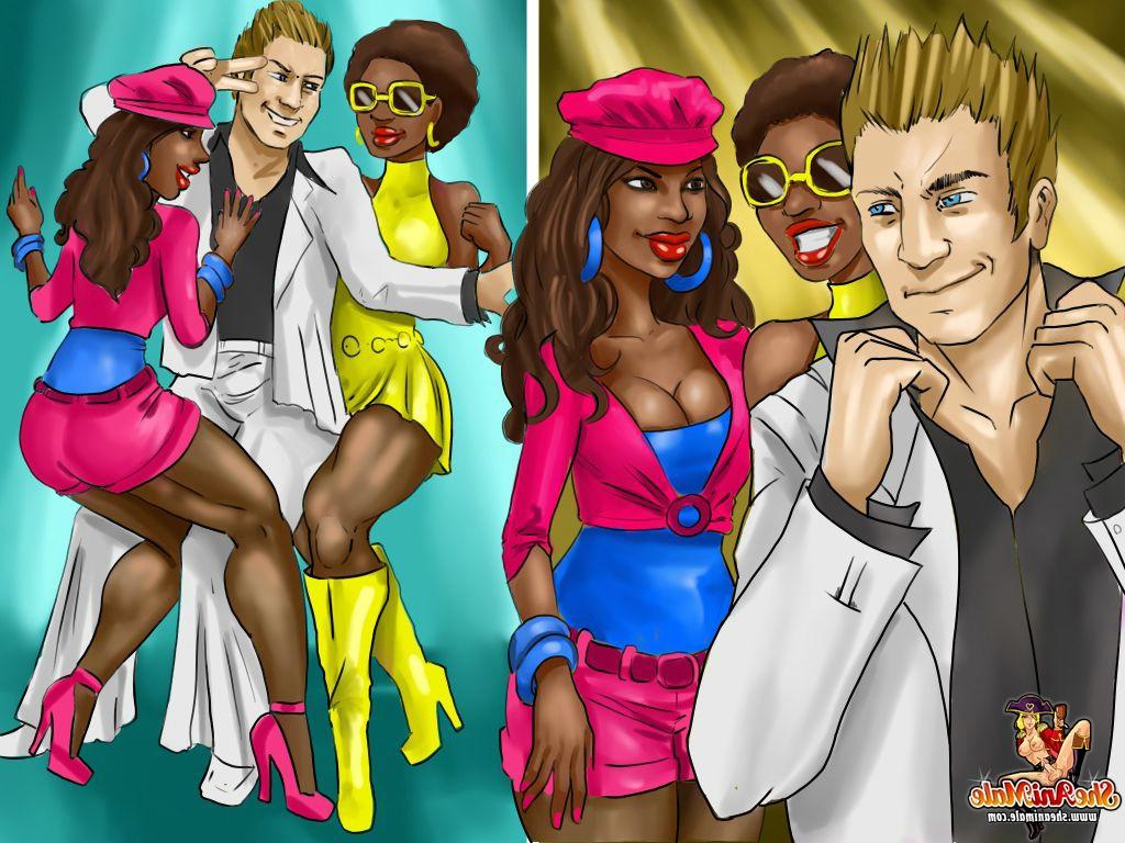 12P Duas curvilíneas travestis negras de anime fodem duplamente com um cara loiro em um DP 3some
