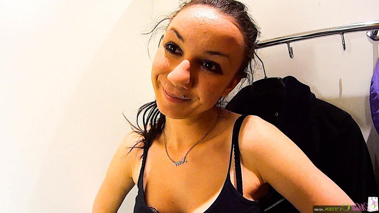16P Zusammenstellung von Teenagermädchen, die Sex haben, nachdem sie zu Einkaufstouren eingeladen wurden