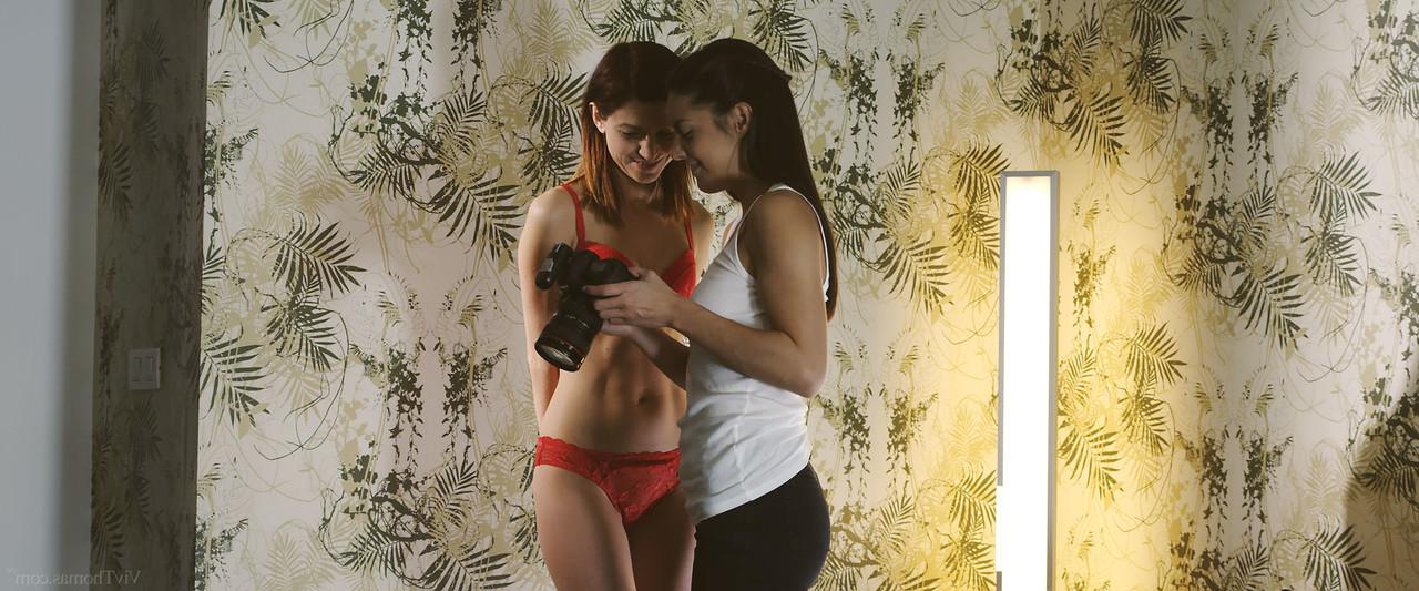 20P Viv Thomas Arian, Carolina Abril