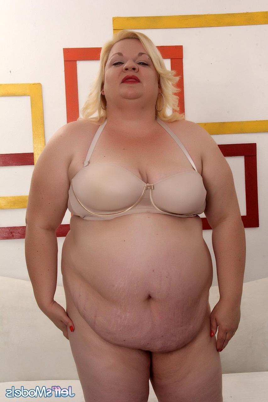 20P Blonde BBW Joanna Roxxx unveils her fat ass and rides a big boner