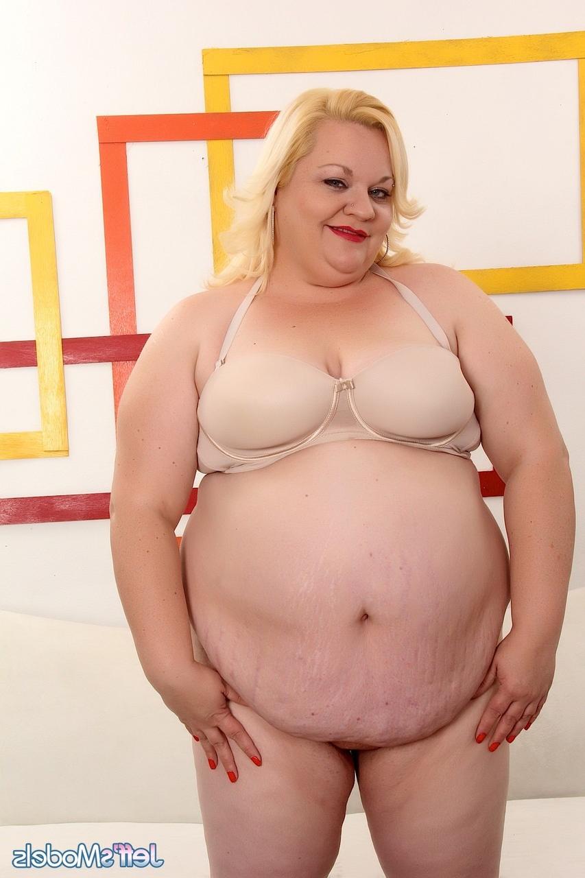 20P Blonde BBW Joanna Roxxx unveils her fat ass and rides a big boner