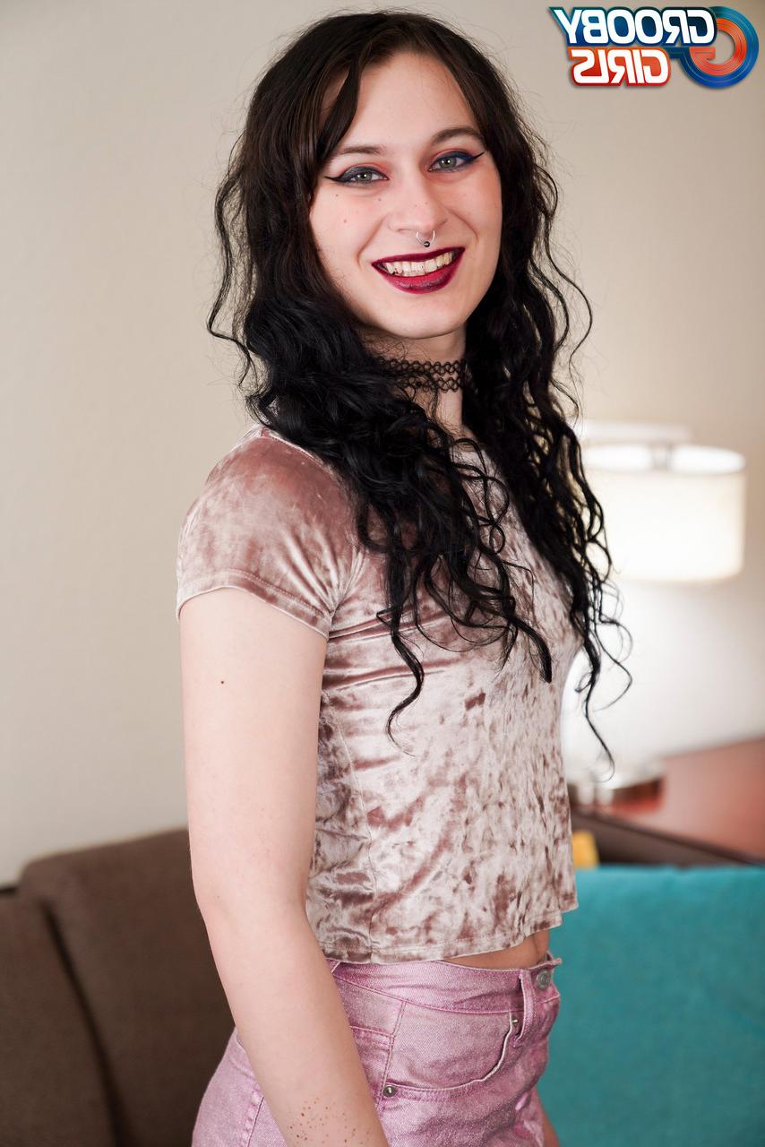 16P Grooby Girls Katya Solara