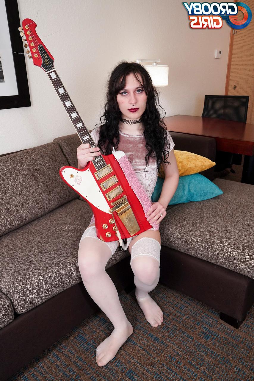 16P Grooby Girls Katya Solara
