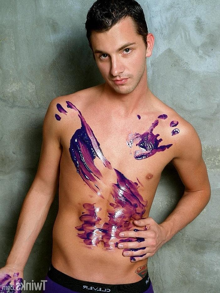 20P Gay brunette Scottie Brooks strips & spreads paint all over his lean body