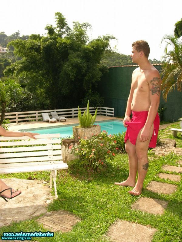 20P Galeria quente de travestis com fio