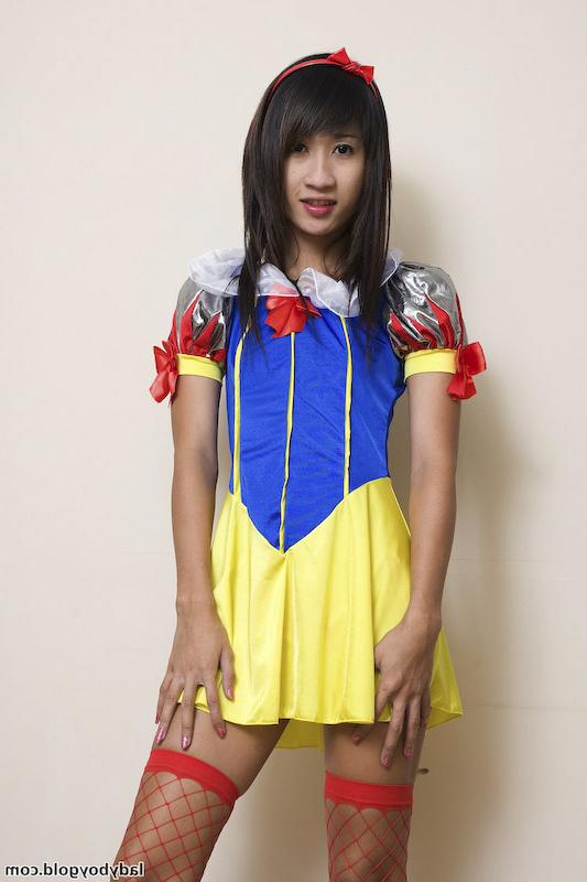 16P Ladyboy Gold starring Ood Sex Gallery