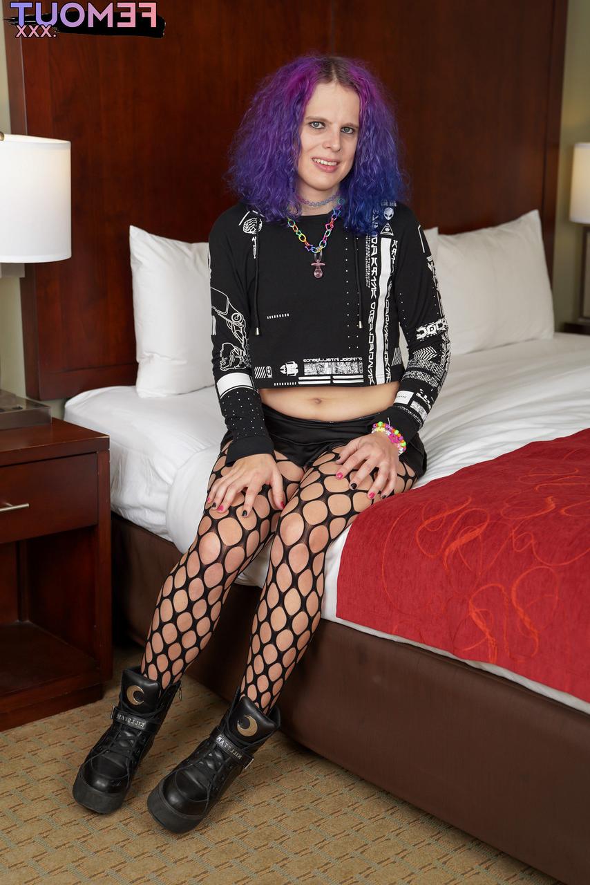 16P Femout XXX Laraina Kitten