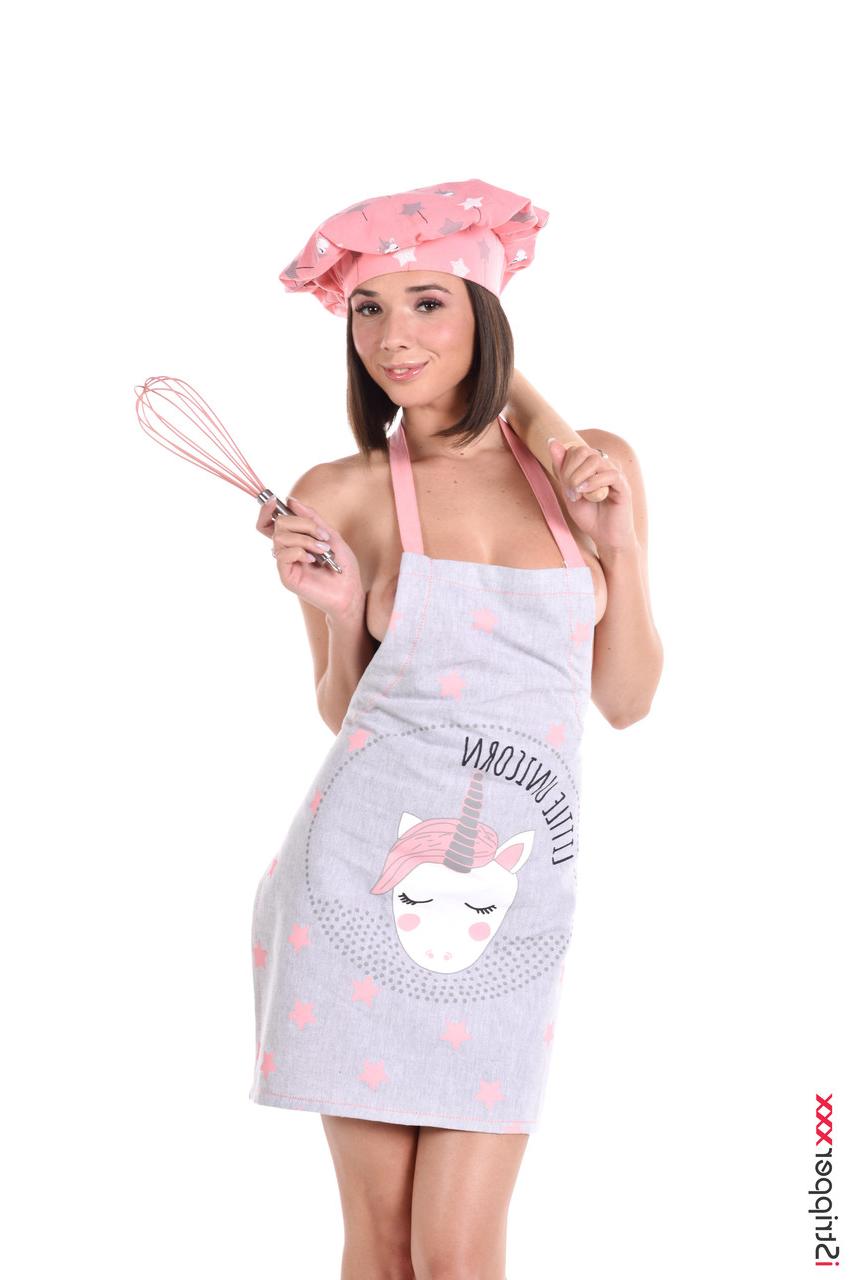 15P Gorgeous brunette Eve Sweet gets messy while eating strawberries