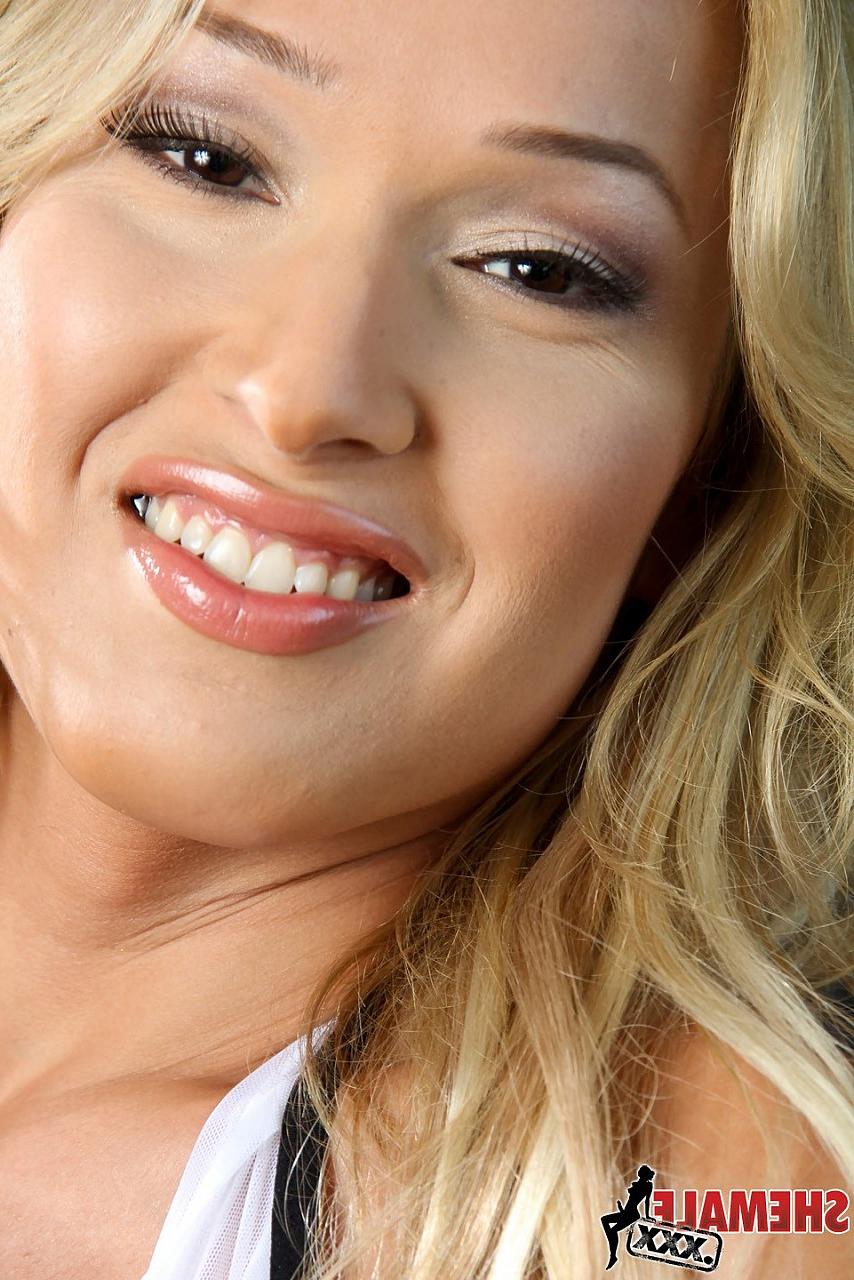 16P TGirls XXX Khloe Hart