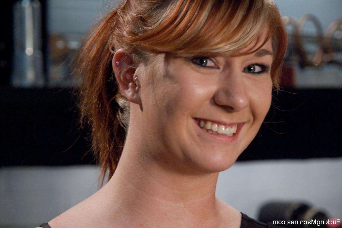 20P American redhead Danika Lamb gets toyed by a sex machine in a solo